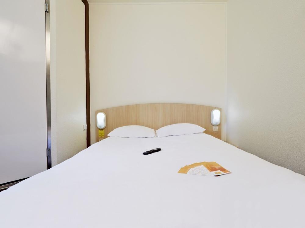 Hotel F1 Lyon Genay Massieux Esterno foto