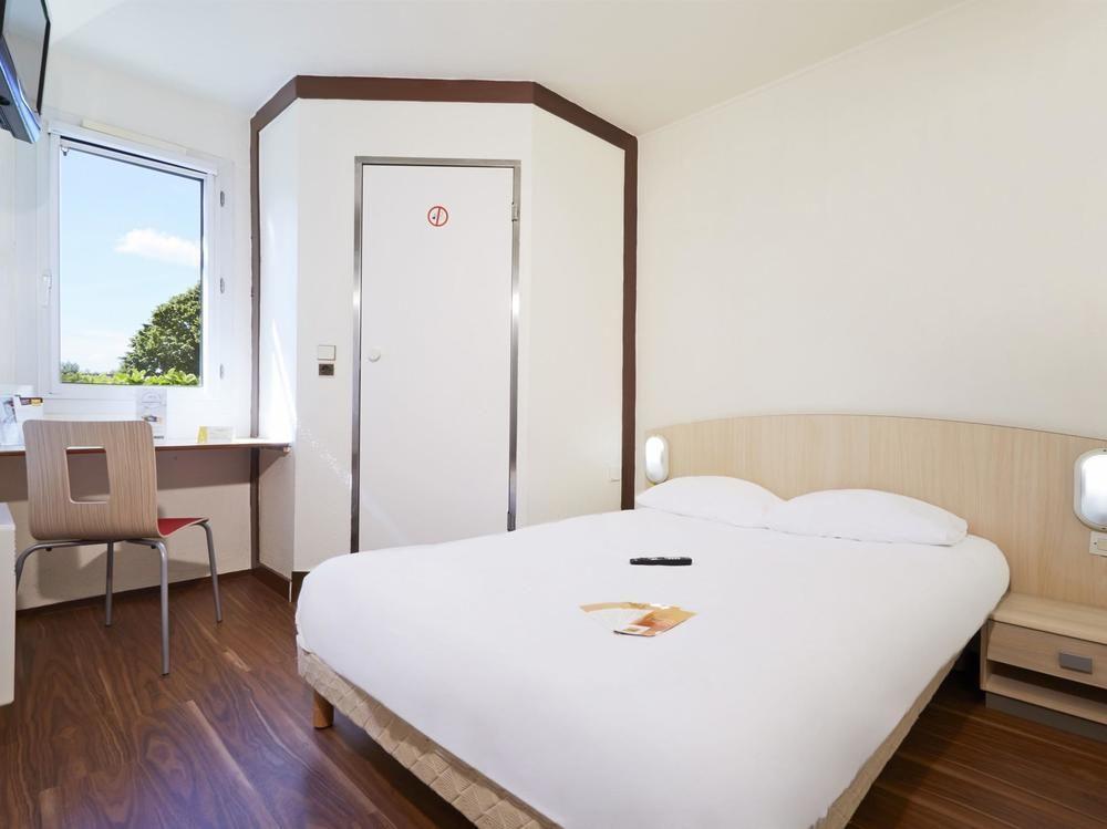 Hotel F1 Lyon Genay Massieux Esterno foto
