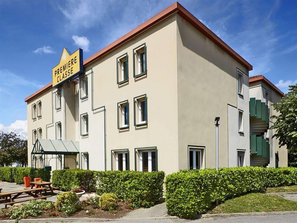 Hotel F1 Lyon Genay Massieux Esterno foto